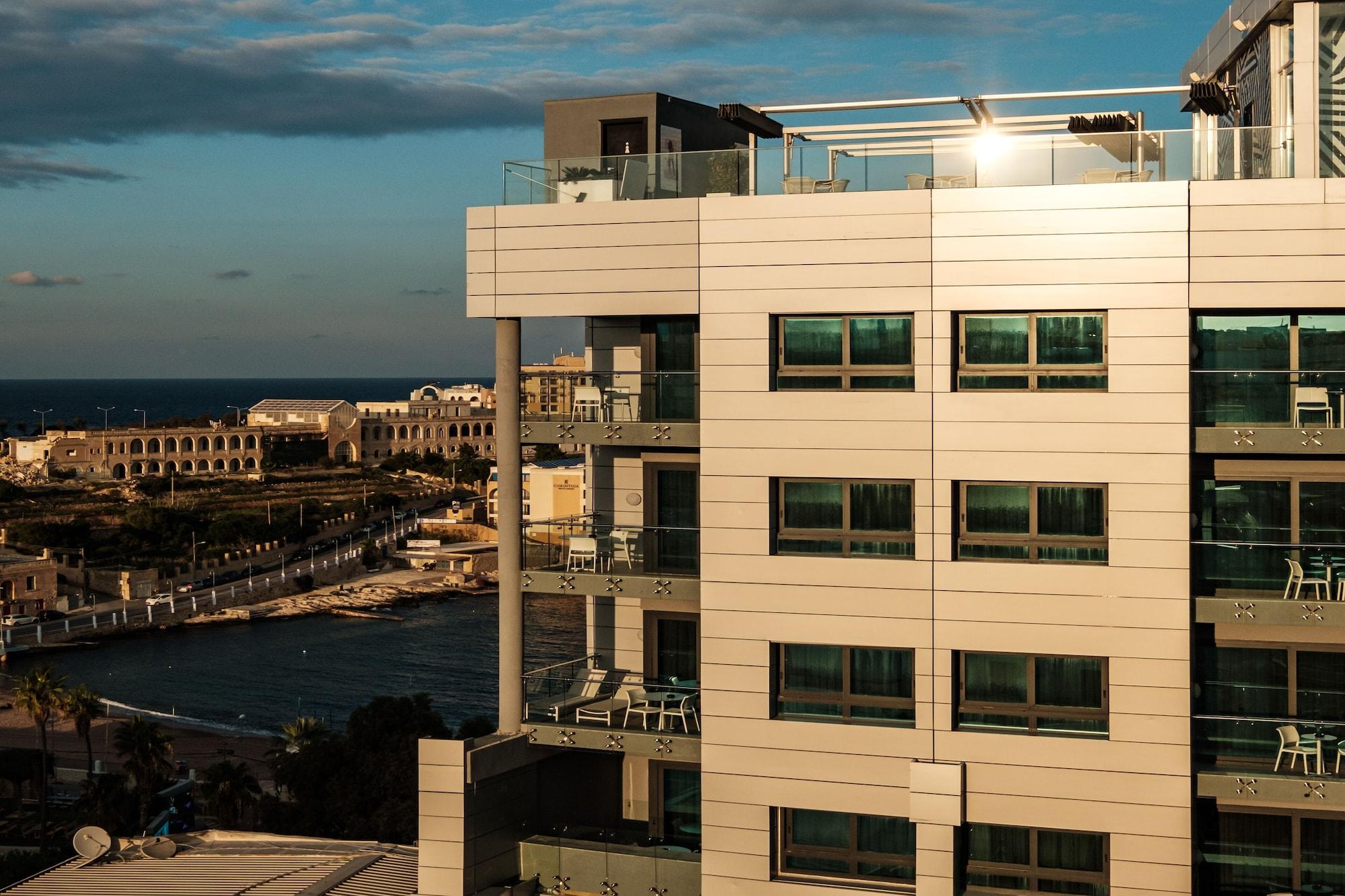 Be.Hotel St. Julian's Exteriör bild The hotel in 2017